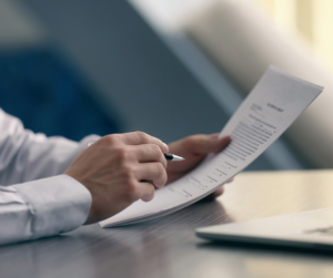 B2B vs umowa o pracę – co się bardziej opłaca?