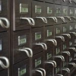 Akta osobowe w placówce oświatowej - okres przechowywania dokumentacji i archiwizacja