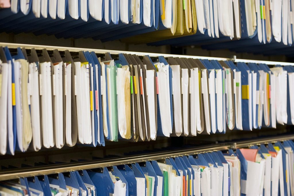 Funkcjonowanie i organizacja archiwum zakładowego – poznaj najlepsze praktyki