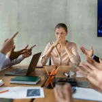 Co można uznać za mobbing? Przykłady nadużyć